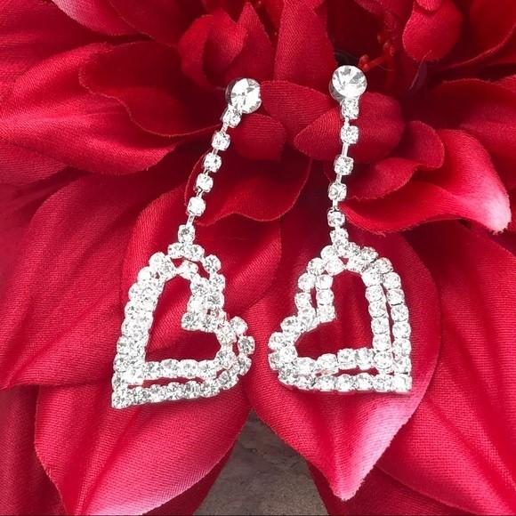 🌼 Rhinestone Dangle Silver Heart Earrings - Picture 1 of 2